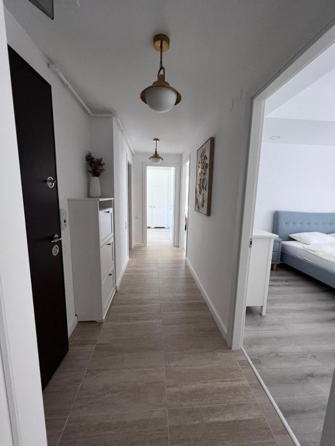 Cosmopolis Bliss: Your Home Away From Home Stefanestii de Jos Bagian luar foto
